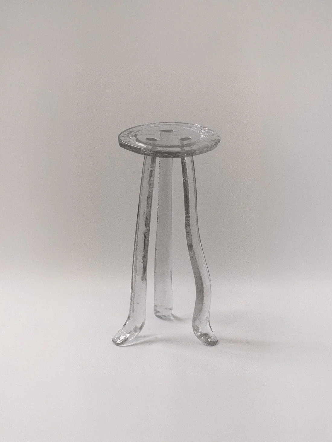 Lung-10-Side-Table-by-Szymon-Keller-Transparent-1_1be5a4bd-920f-49f4-bfc2-0e6f67014f15